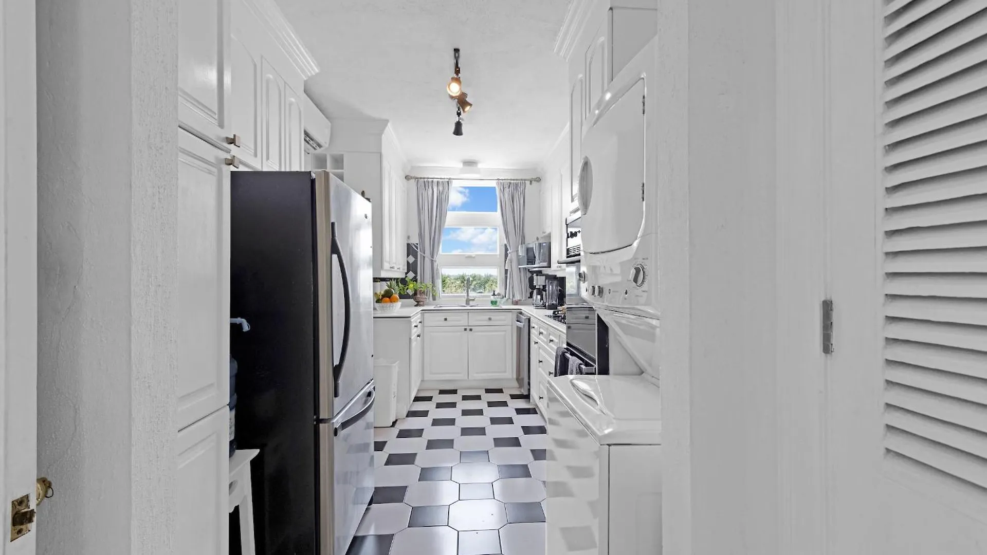 Wave Song - Stunning Apartment On Beach With Pool Nassau 0*,  Bahamas